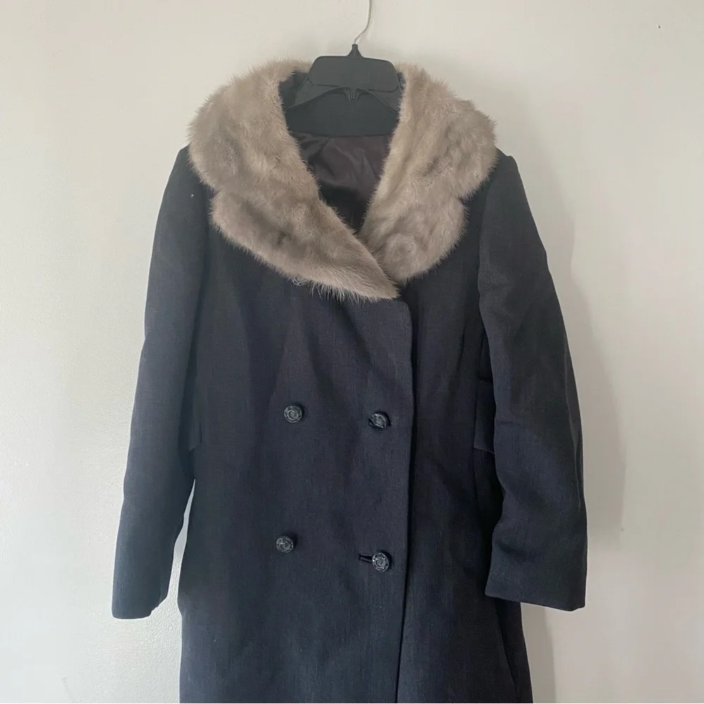 Gray mink fur collar vintage 70’s maxi length peacoat - Picture 3 of 6